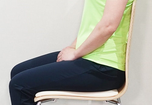 腰痛を軽減する椅子の座り方