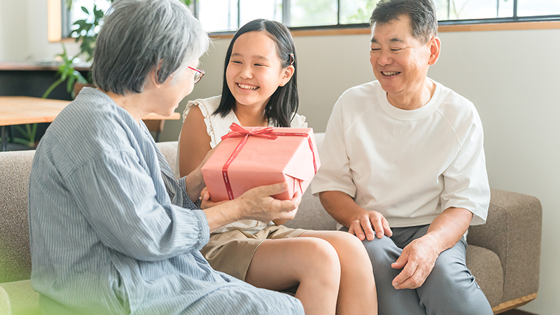 敬老の日に「歩きやすい靴」が実用的なプレゼントになる理由