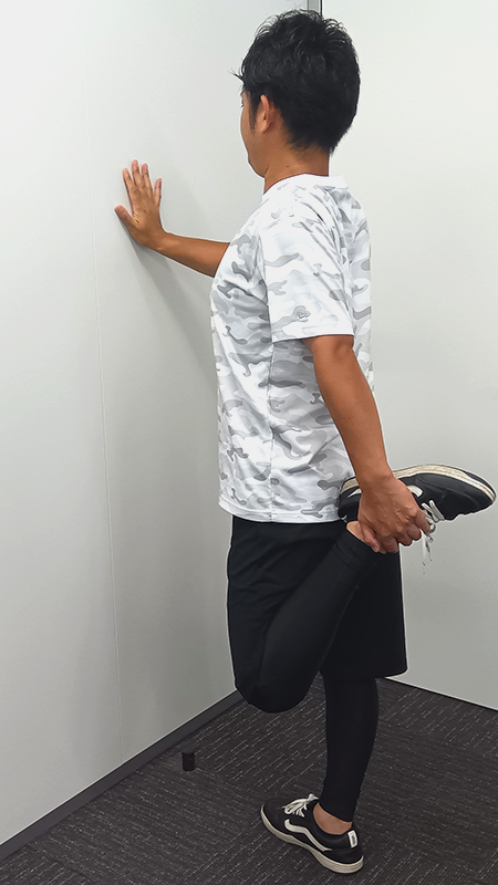 太もものストレッチ3